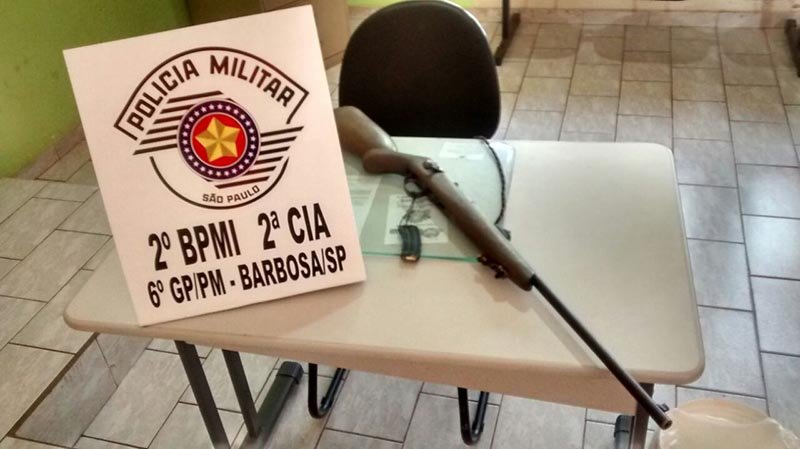 Motorista é flagrado com espingarda em Barbosa
