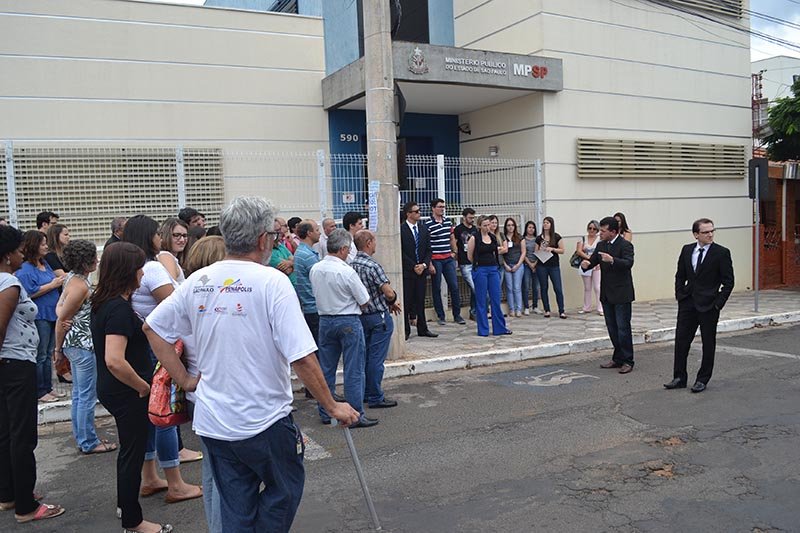 Promotores se reúnem contra mudanças no pacote