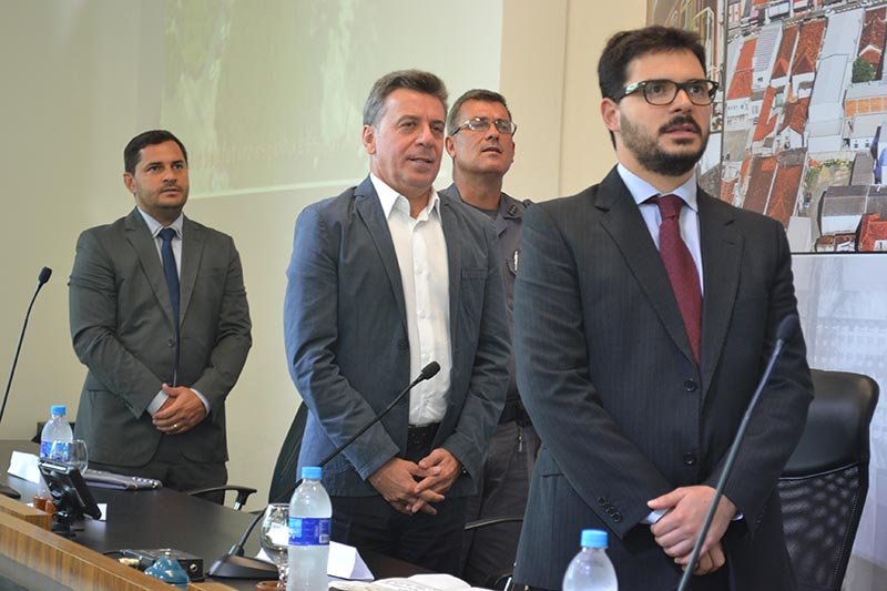 Câmara Municipal: Eleitos recebem diplomas e podem assumir cargos