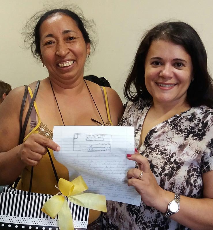 Educação: Aluna do CEEJA se destaca com produção de texto