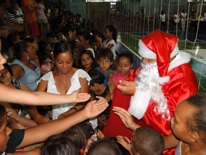 “Natal Solidário”: Fundo Social distribui cestas a famílias carentes