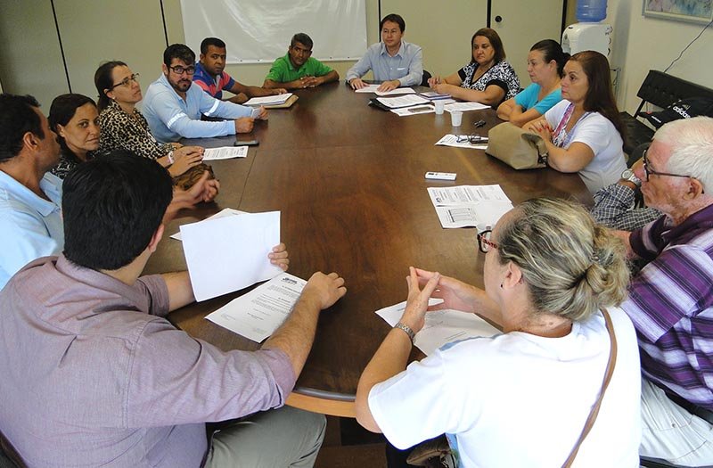 Prefeito recebe reivindicações do Sindicato dos Servidores