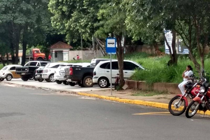 Ponto de Coletivo é instalado ao lado do Hipermercado Big Mart