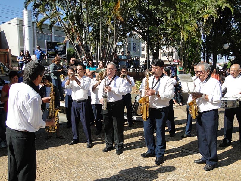 Banda Municipal fará retreta carnavalesca no domingo