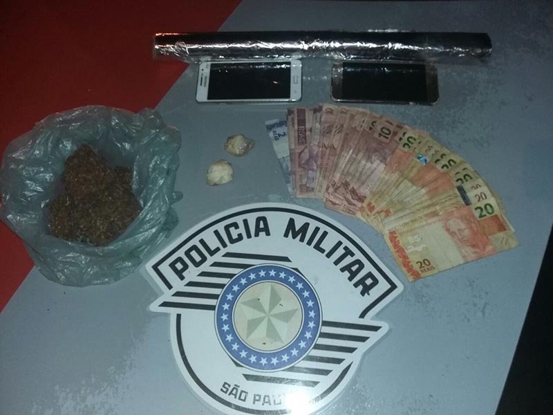Jovem é preso com maconha e crack em sua residência