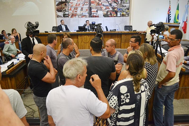 Votação de processo: Sessão da Câmara tem tumulto e intervenção policial