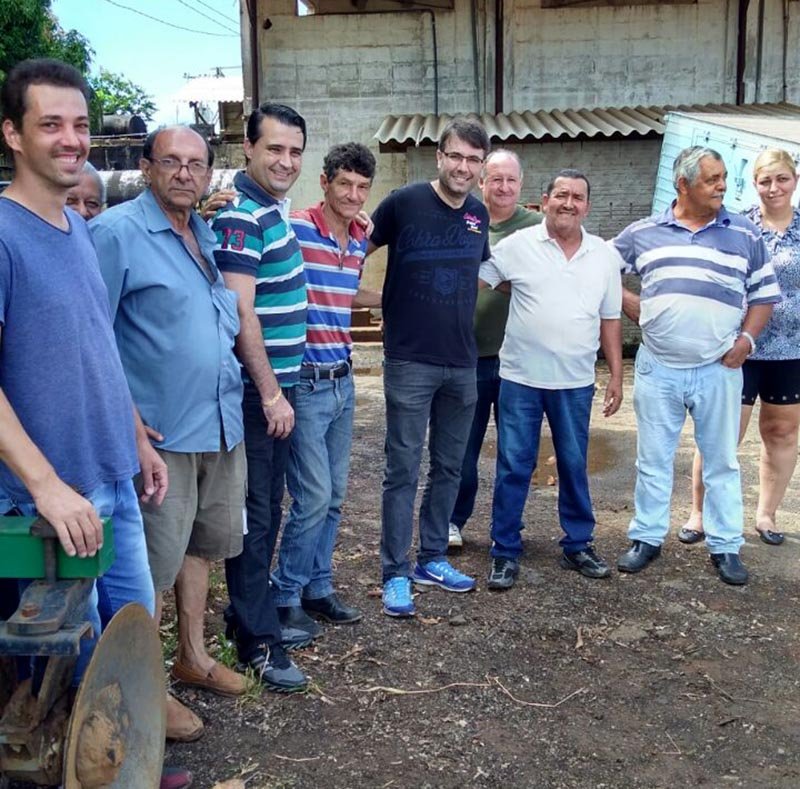 Vereadores Dr. Rodolfo, Júlio Caetano e Carlão acompanham vistoria de veículos do transporte escolar