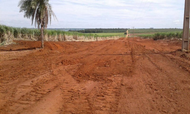 Obras executa melhorias na Estrada dos 27