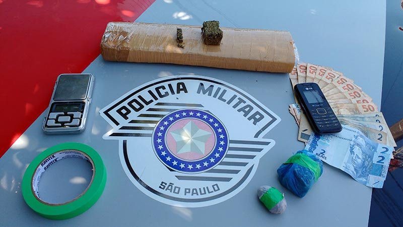 Funileiro é preso com 900g de maconha em oficina