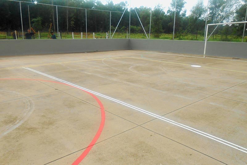 Reformas de quadras no Sílvia Covas e Jardim Pevi são retomadas