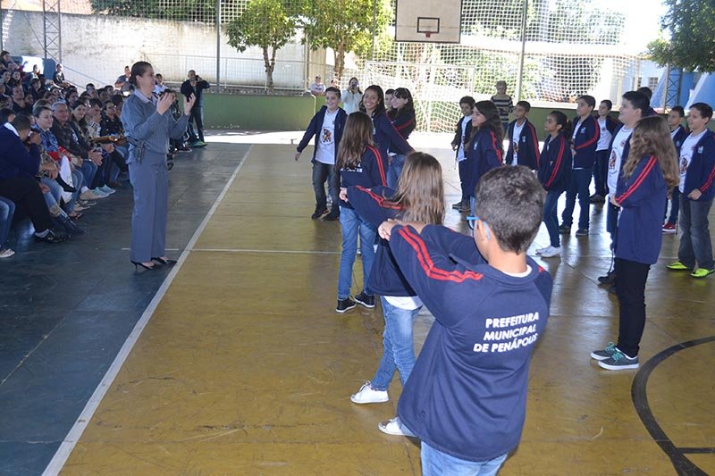 Alunos se formam após aplicação do Proerd nas escolas