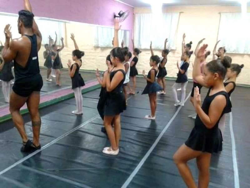 Núcleo de Dança realiza 1º Brechó de Bailarinos