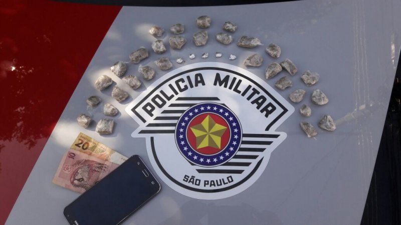 Jovem é flagrado com maconha e crack na Fátima