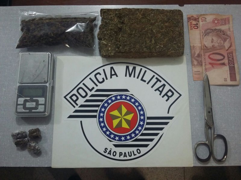 Mãe denuncia filho que é preso por tráfico no bairro Pereirinha