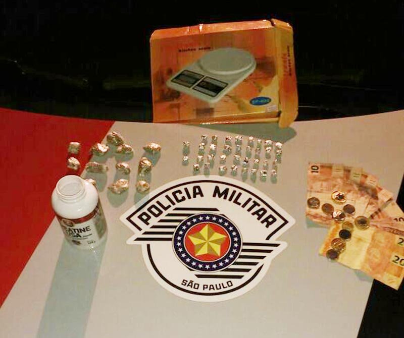 Polícia prende quatro acusados de tráfico no Residencial Florença