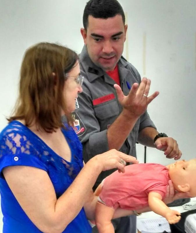 Profissionais da saúde participam de capacitação sobre parada cardiorrespiratória