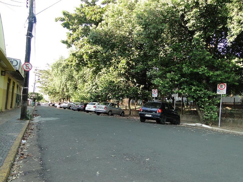 Trecho da avenida Adolpho Hecht voltará a ser mão dupla