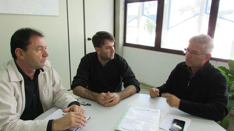 Vereador reivindica melhorias para unidades de saúde