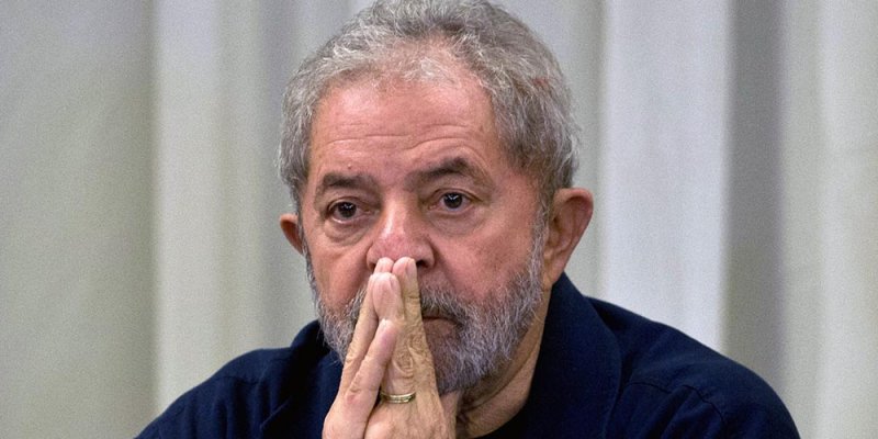 Juiz Sérgio Moro condena Lula a 9 anos e 6 meses de prisão