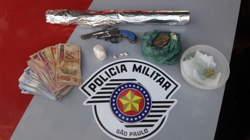 Plantão Policial: Rocam apreende menor ao encontrar drogas e arma