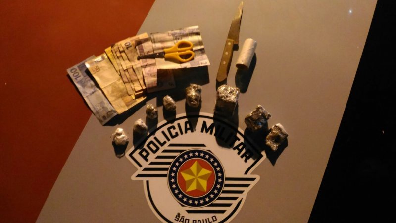Polícia Militar prende jovem acusado de tráfico no Benone Soares