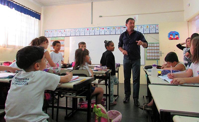 Rede municipal de ensino retoma aulas após recesso