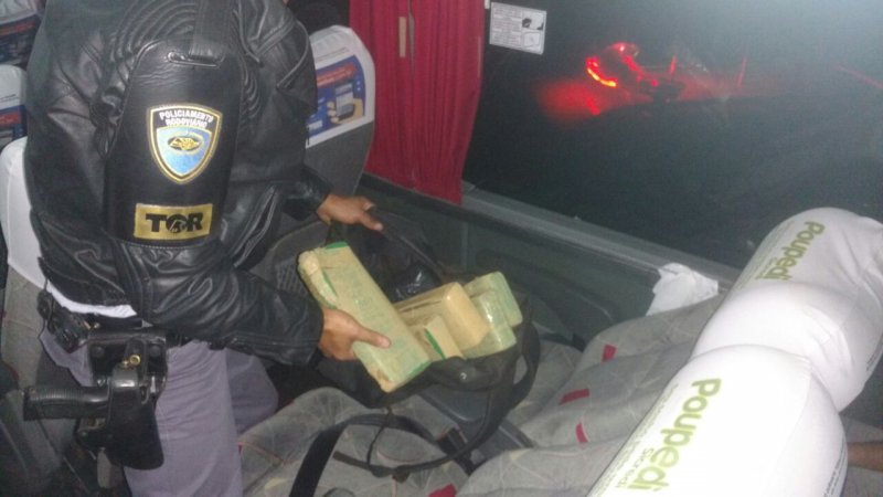 Plantão: Adolescente é flagrada transportando 5 quilos de maconha