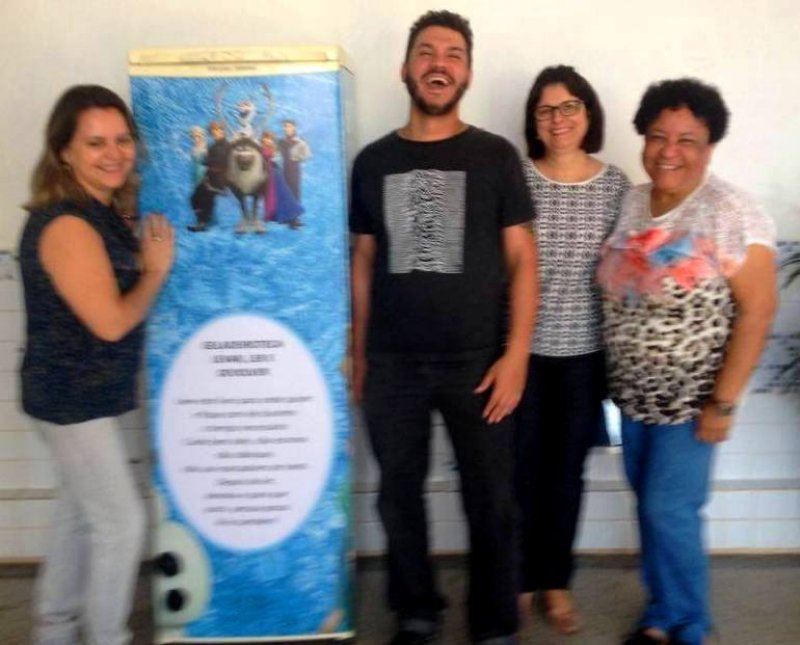 Geladeiroteca incentiva leitura em escolas, creches e unidades de saúde