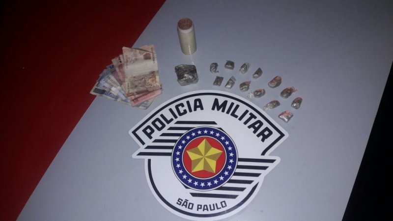 Dupla é presa com maconha no Gualter Monteiro