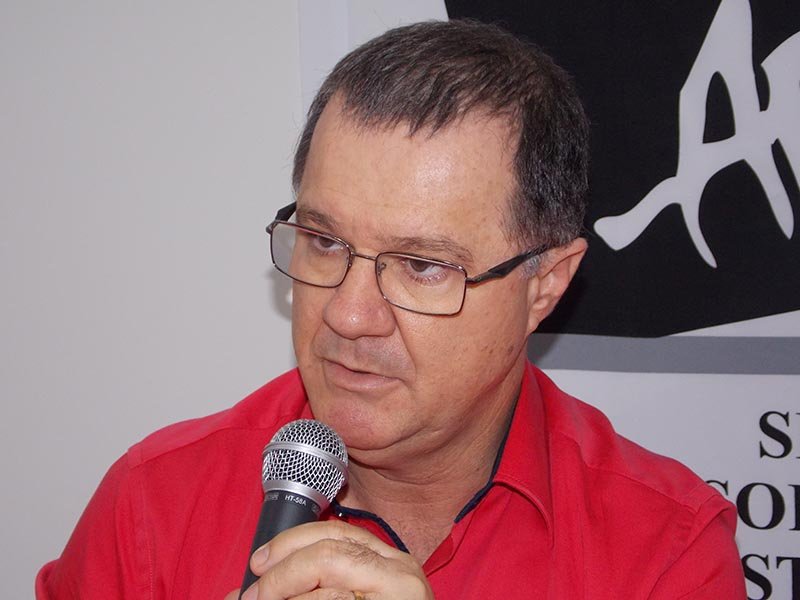 Ex-ministro Carlos Gabas visita a cidade e fala de reformas