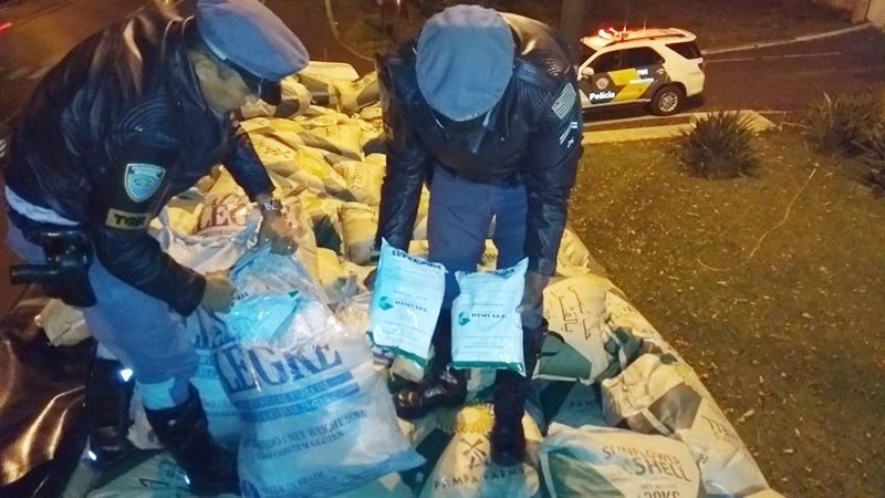 1,5 mil quilos de inseticida são apreendidos em rodovia