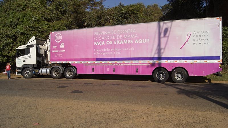 Carreta do Hospital de Câncer inicia exames de mamografia em Penápolis 