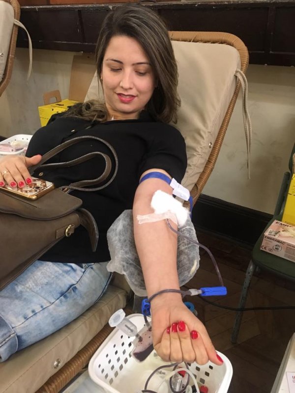 Jovens do Rotaract fazem campanha de doação de sangue
