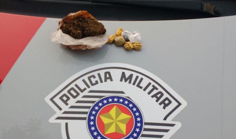 Rocam apreende adolescente com porções de maconha