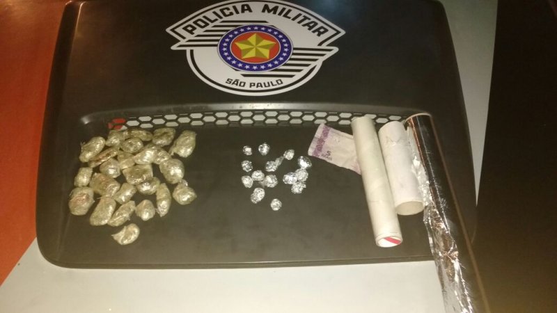 Policiais da Rocam prendem dupla com maconha e crack