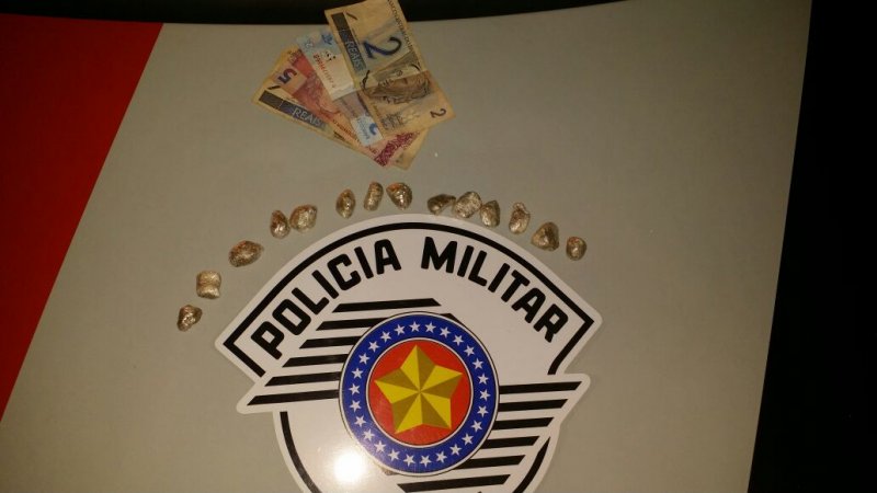 Homem que revendia droga é preso