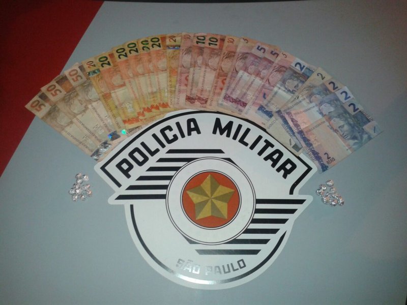 PM encontra crack na casa de servente