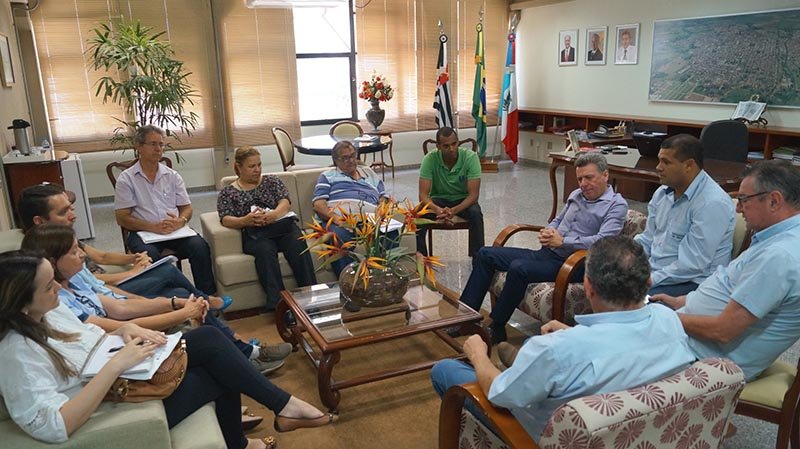 Prefeito reúne secretários e pede prioridade nas ações ligadas ao meio ambiente