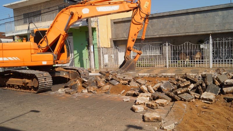 Secretaria de Obras para novo pavimento na avenida Luis Osório já começaram