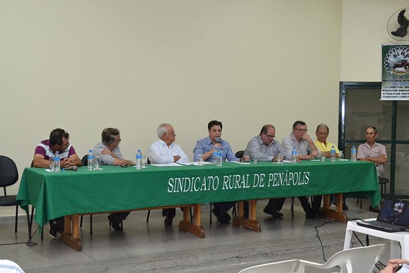Preço do leite é debatido entre produtores e autoridades