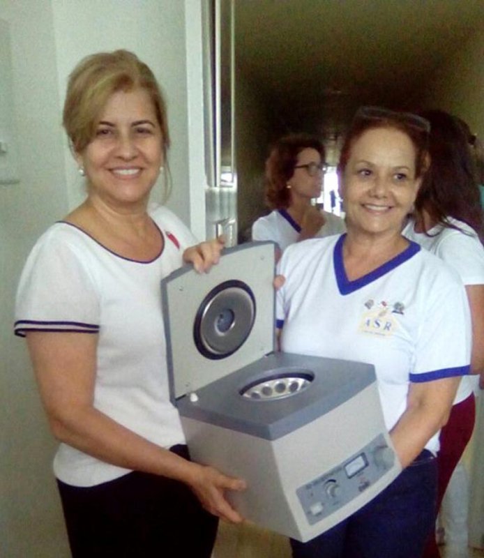 ASR Casa da Amizade doa centrífuga ao Banco de Leite da Santa Casa