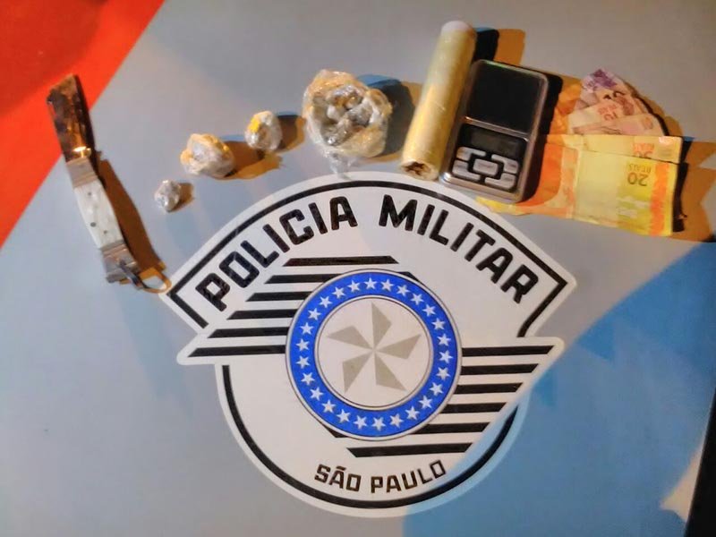 PM prende homem com  maconha em sua casa