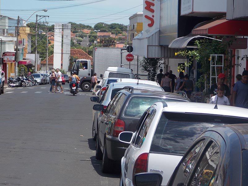  Comerciantes reclamam de desligamento em rede elétrica