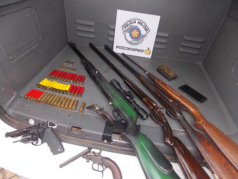Operação da PM termina em prisões e apreensão de armas
