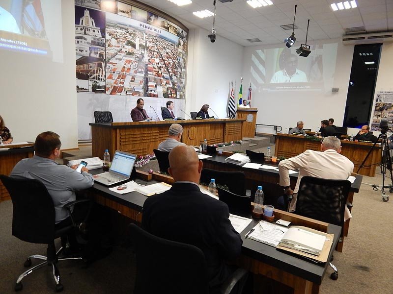  Câmara aprova projeto para prefeitura vender terrenos na Estrada Irmãos Buranello