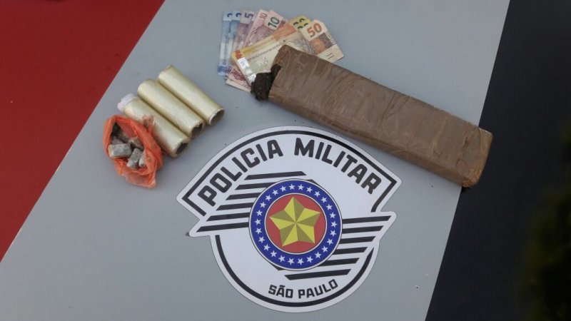 Rocam encontra tijolo de maconha e prende carroceiro
