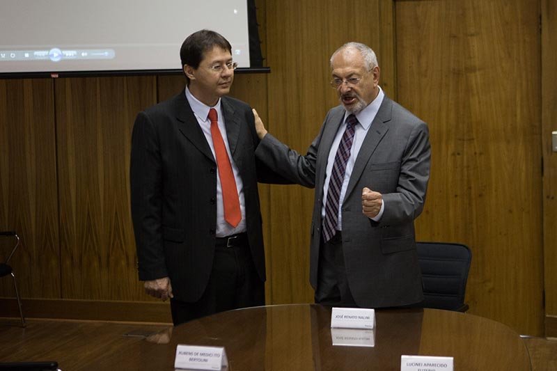 Audiência  com secretário estadual da Educação tem defesa de novos ônibus 