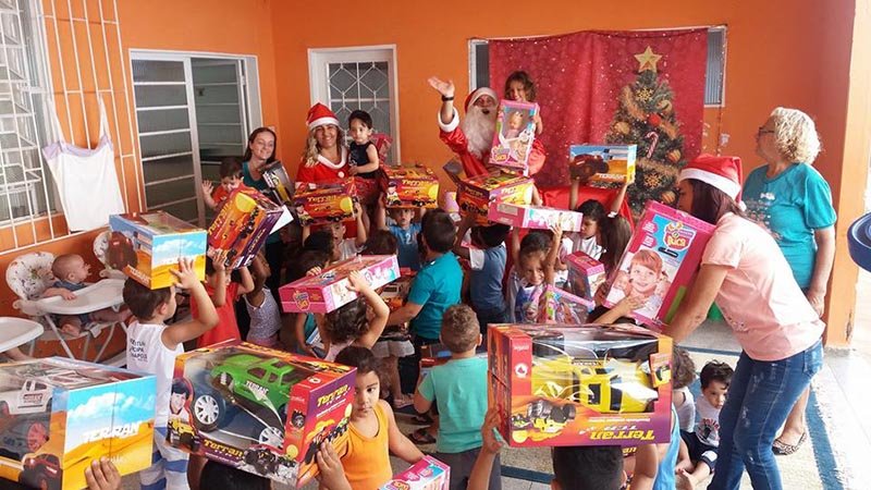 Bom Velhinho: Papai Noel motiva ações solidárias com crianças e adultos