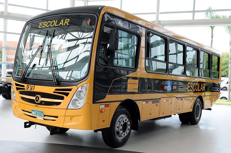 Novo ônibus será destinado ao transporte de alunos