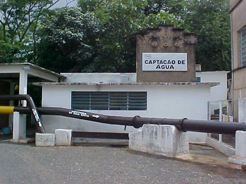 Daep conquista conjunto motobomba para a captação de água
